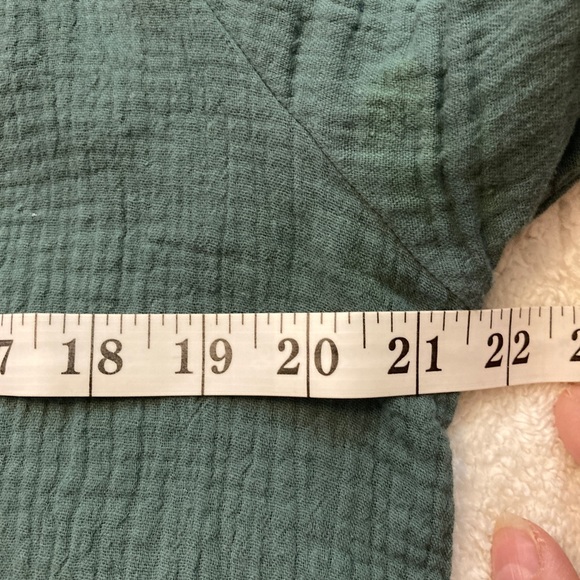 NWOT - Boutique Wishlist Apparel woman’s long sleeved blouse. - Picture 7 of 7